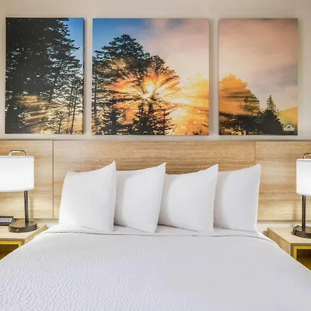Days Inn By Wyndham Cortez-3